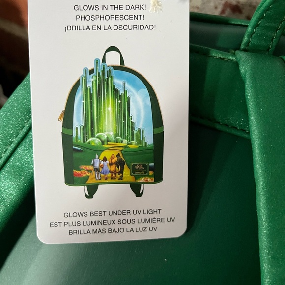 Lounge fly Wizard of Oz backpack 12 inches high 10 inches wide new with tags - Picture 9 of 10